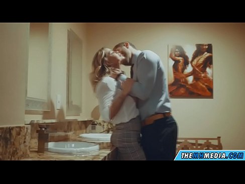 ❤️ Когато наедряла блондинка ви съблазни в обществена тоалетна Секс видео в bg.analizatorkrovi.ru